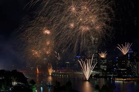 5DS shooting the fireworks at Riverfire 2017: Canon EOS-1D / 5D / 6D Talk Forum: Digital ...