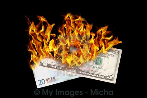 3,900+ Burn Money Illustrations, Royalty-Free Vector Graphics - Clip ...