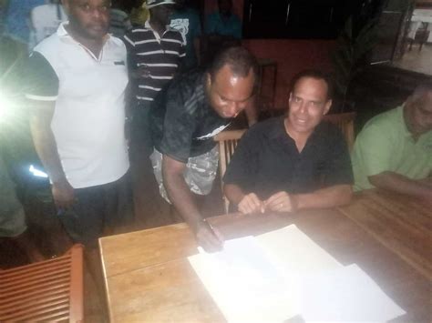 Vanuatu: Pact signed to form new government