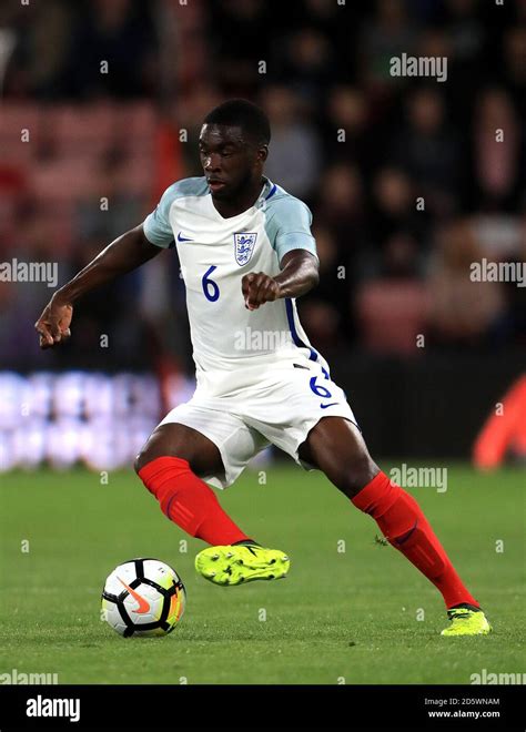 England's Fikayo Tomori Stock Photo - Alamy