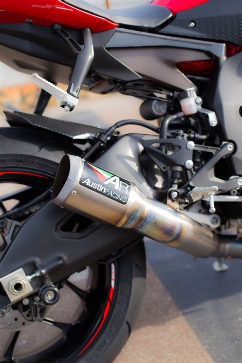 Austin Racing Exhaust on R1 | Moto Schemes