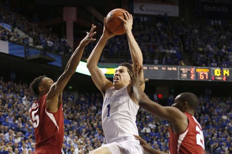 Devin Booker praises new Kentucky Wildcats; Reflects on key lesson they ...