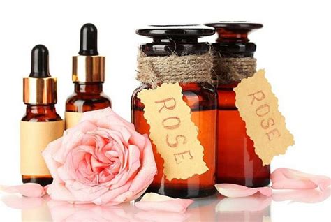 12 Best Essential Oils for Skin Whitening and Brightening (How to: Guide)