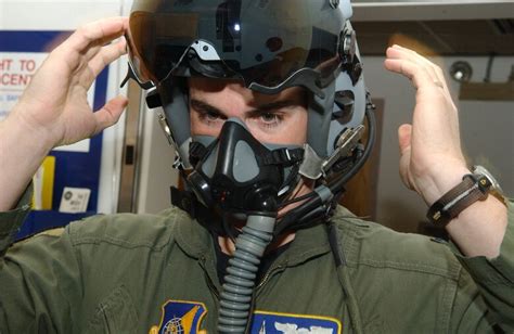 New helmet gives pilots the edge > U.S. Air Force > Article Display