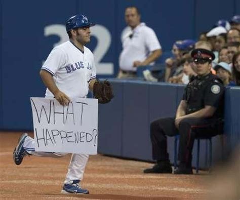 34 Funny Fan Signs at Baseball Games