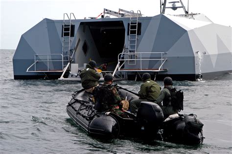 File:M80 Stiletto Navy SEALs.jpg - Wikimedia Commons