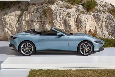 New Ferrari Roma Spider Debuts With 611-HP V8 and Drop-Top