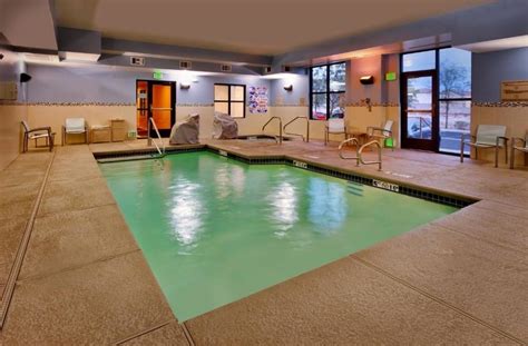 5 Best Hotels in Las Vegas with Indoor Pools + MAP