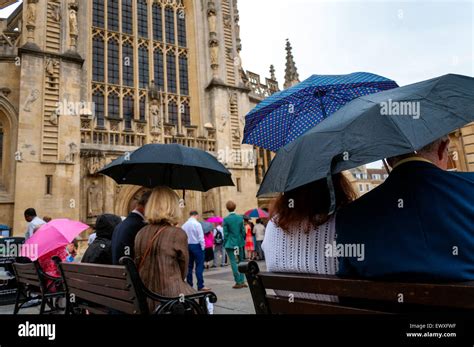 Bath, Somerset, UK. 2nd July, 2015. UK Weather. Raining in the Abbey ...