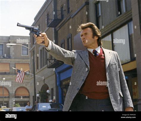 Clint Eastwood / Dirty Harry 1971 directed by Don Siegel Stock Photo - Alamy