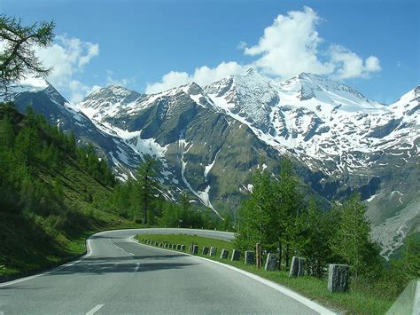 Grossglockner High Alpine Road - Wikipedia