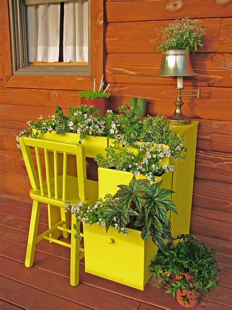 Unique Container Gardening Ideas - Image to u