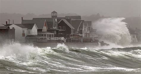 Hurricane Sandy slams East Coast