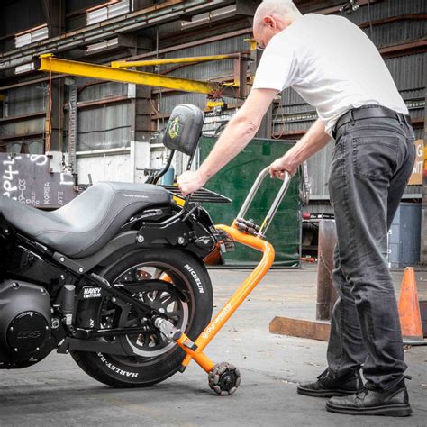 Movable Harley Davidson Front & Rear Stand - Effortless Operation | Dynamoto - Dynamoto USA