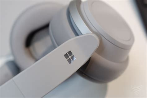 First listen with Microsoft’s new Surface Headphones - The Verge