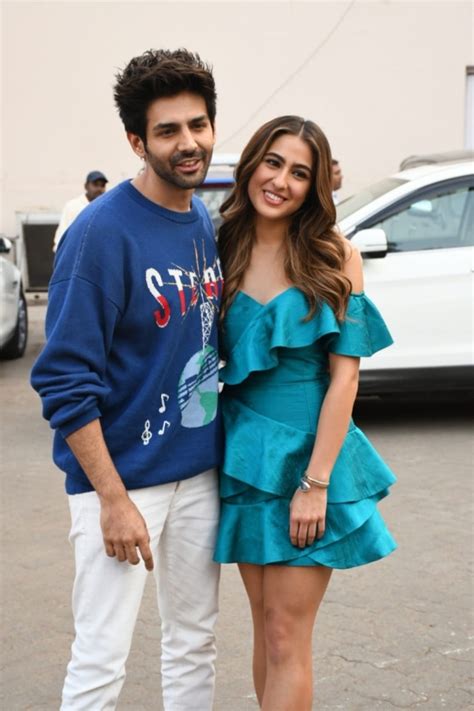 Sara Ali Khan & Kartik Aaryan snapped promoting 'Love Aaj Kal'