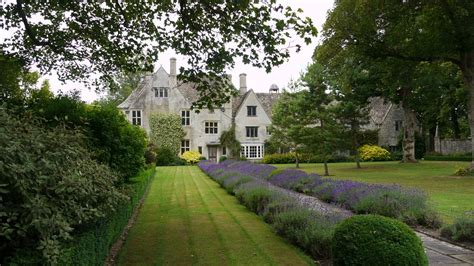 The Manor Gardens at Avebury | Britain Visitor Blog