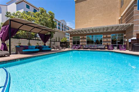 Holiday Inn Express & Suites Anaheim Resort Area, an IHG Hotel in ...