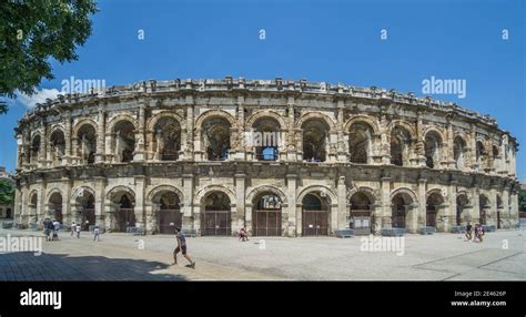 Amphitheatre nimes hi-res stock photography and images - Alamy