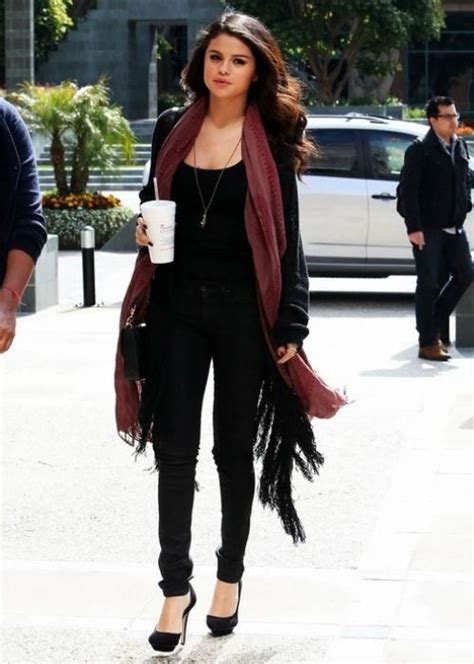 Selena Gomez Winter Street Style: Loads Of Outfit Ideas | Selena gomez ...