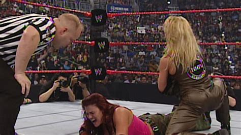 Lita vs. Trish Stratus - Women's Championship Match: New Year's Revolution 2005 | WWE