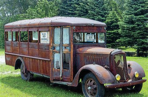 Tailgate - 1935 REO Speedwagon Bus