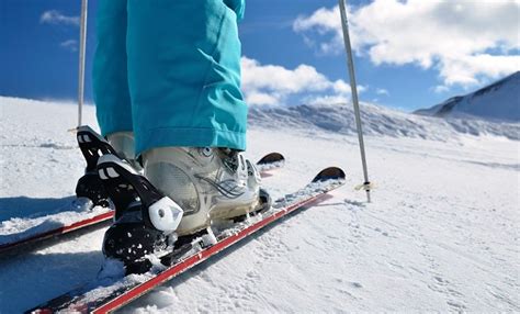 The 5 Best Ski Boots For Beginners [2021 Reviews]