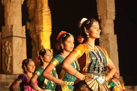 Traditional Dresses of Tamil Nadu - Holidify