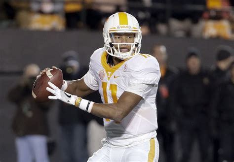 Tennessee's Joshua Dobbs among 4 more QBs confirmed for 2017 Reese's ...