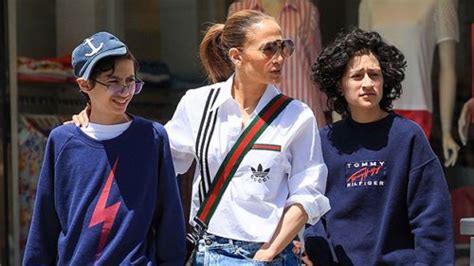 Jennifer Lopez & Emme, 15, Twin In Jeans For Lunch With Son Max After ...