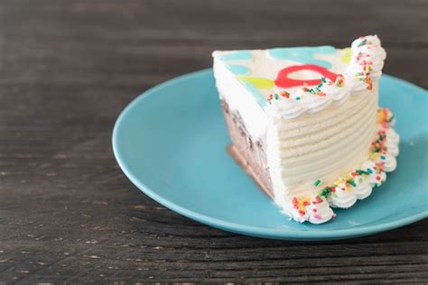 Free Photo | Happy birthday ice-cream cake