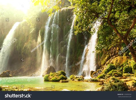 Ban Gioc Detian Waterfall Vietnam Stock Photo 125959334 | Shutterstock