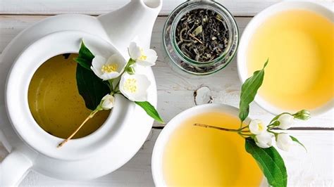 8 Health Benefits Of Jasmine Tea | Healthy Tea Room