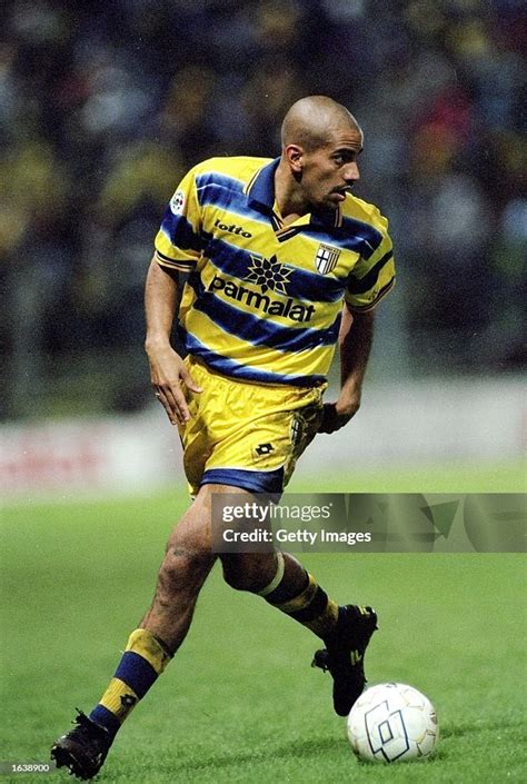 Juan Veron of Parma in action during the Serie A match against... News ...