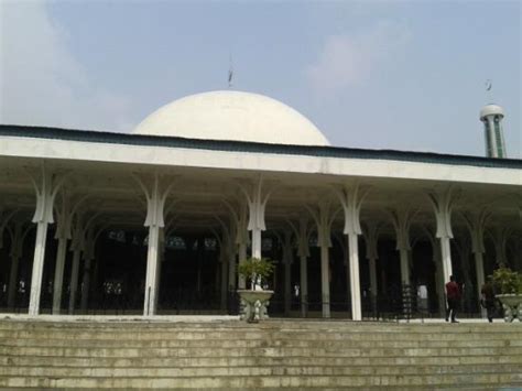 Agung Al Falah Mosque, Jambi - Tripadvisor