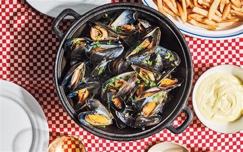 Belgian moules-frites with mayonnaise recipe | The Union Journal