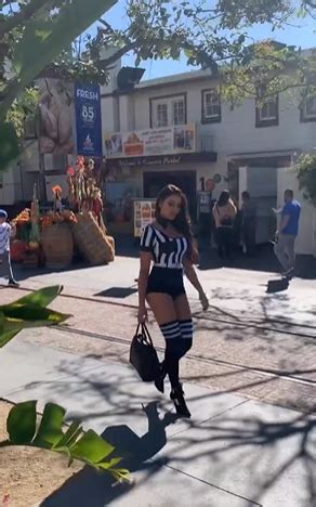 Former Golf reporter Holly Sonders sizzles in referee outfit just before the Super Bowl ⋆ Terez ...