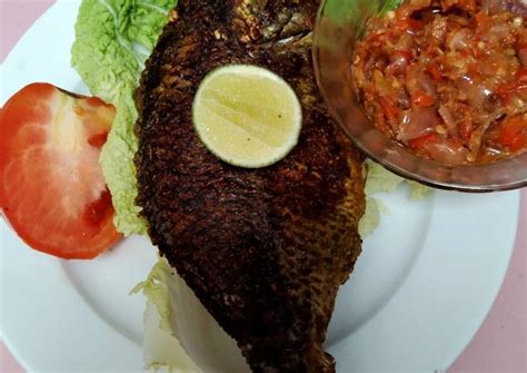 Resep Ikan Mas Bakar Sunda😁 oleh Tini Datu - Cookpad