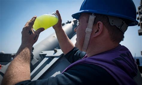 DVIDS - Images - USS Carney Conducts Underway Replenishment [Image 8 of 10]