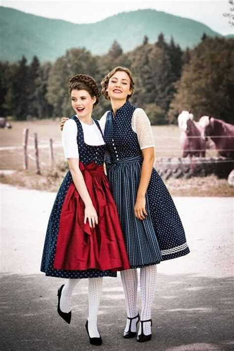 Classy vintage dirndls in red and blue … - Das Fest | Dirndl, Vintage jurken, Kleding