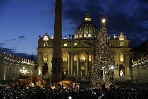 Vatican unveils Nativity scene, lights Christmas tree - The Dialog