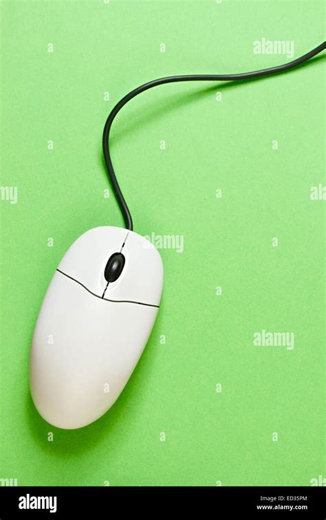 Device with green background hi-res stock photography and images - Alamy