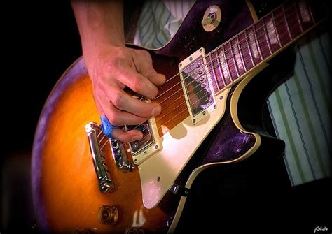 9 Effective Ways to Increase Your Guitar Picking Speed - GUITARHABITS