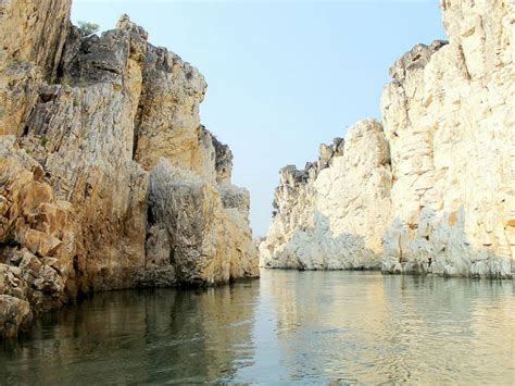 Marble Rocks, Rainbows and a Temple: Exploring Bhedaghat - Nativeplanet