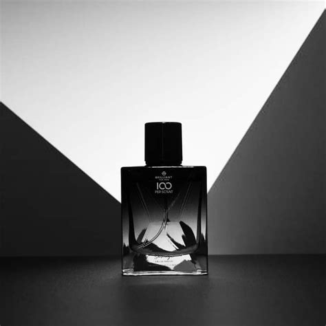 Match your mood and style with Savage Eau De Parfum. It's a fragrance that has a sporty scent ...