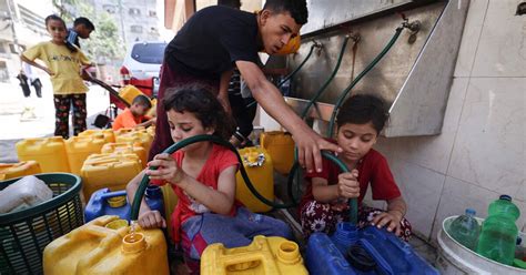 Israeli campaign in Gaza worsens water crisis - Al-Monitor: The Middle ...