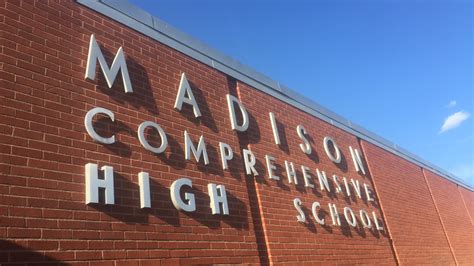 Madison schools, teachers agree to contract with 2% raise, 1% stipend