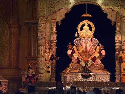 dagdusheth ganpati : श्रीमंत दगडूशेठ हलवाई गणपती मंदिर | History of the Dagdusheth Ganpati ...