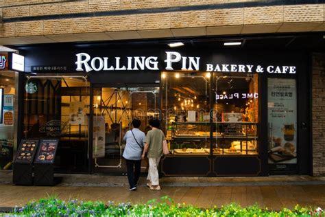 A Rolling Pin Bakery and Cafe. Seoul, South Korea. Editorial Photo - Image of mapogu, mapo ...