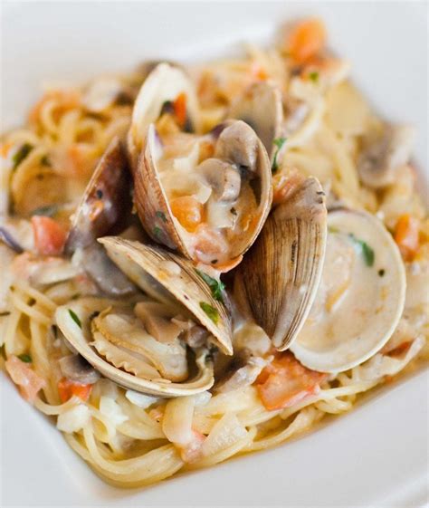 Clams With White Wine Sauce - Tatyanas Everyday Food